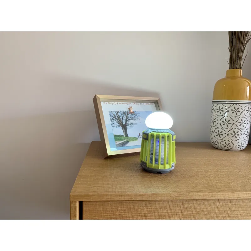 Eliminador de Insetos / Lâmpada Portátil "2 em...