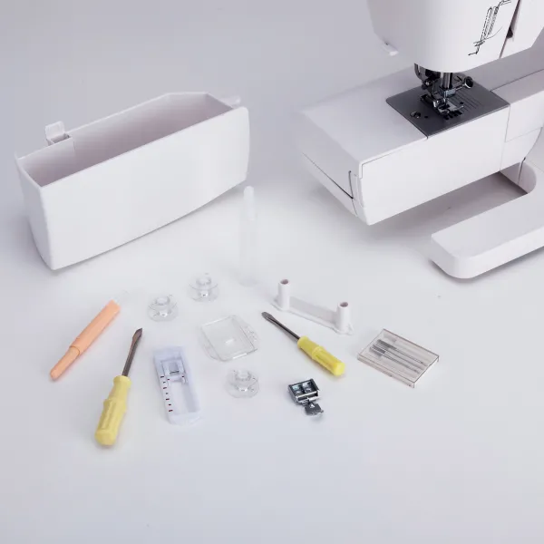 Máquina de costura MC744