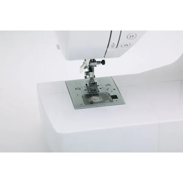 Sewing machine MC823