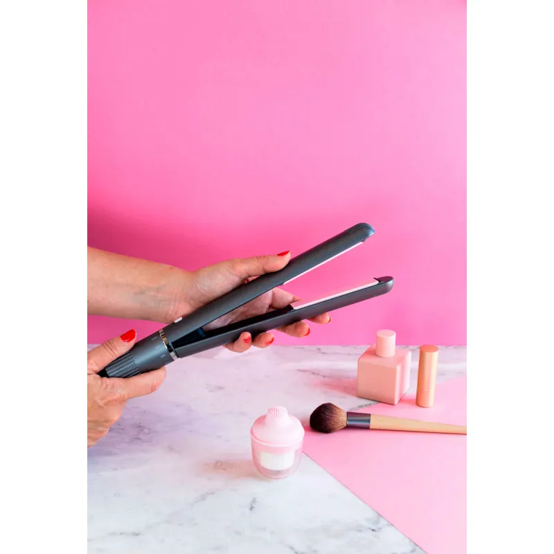 Ceramic hair straightener + gift facial brush...