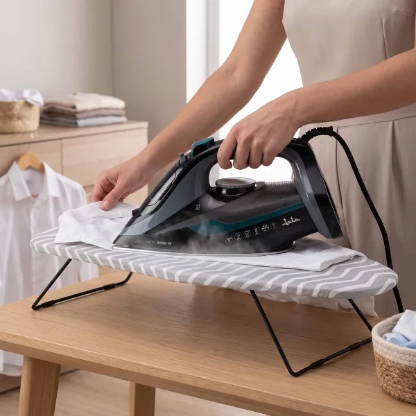 Steam Iron with Stainless Steel Soleplate JEPL3601