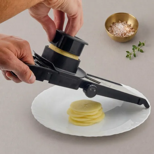Mandoline slicer with container - Master Cut Pro HMAQ4502